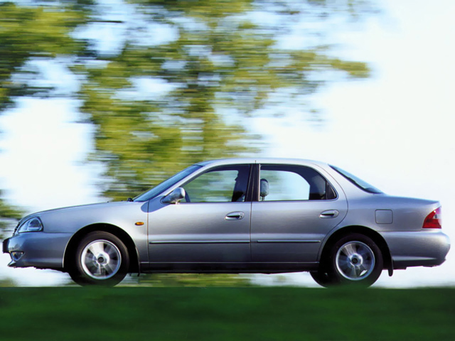 Фото Kia Clarus