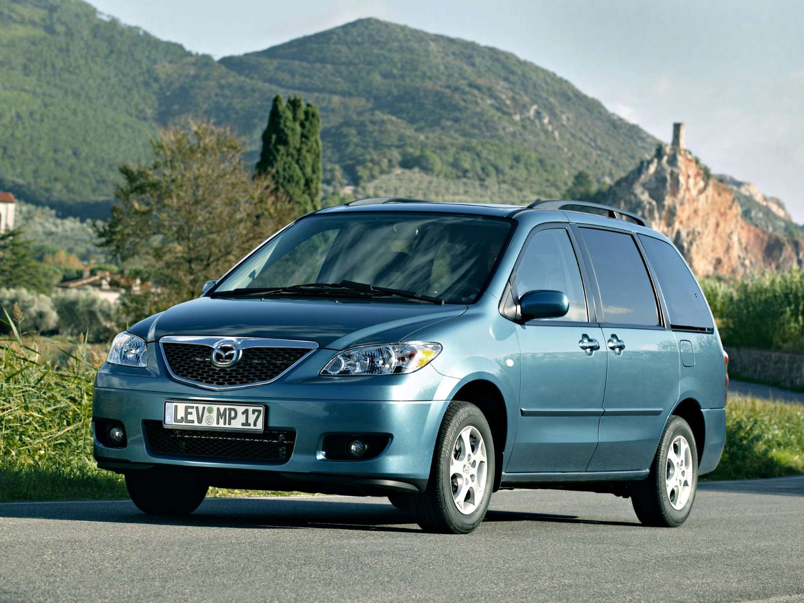 Фото Mazda MPV