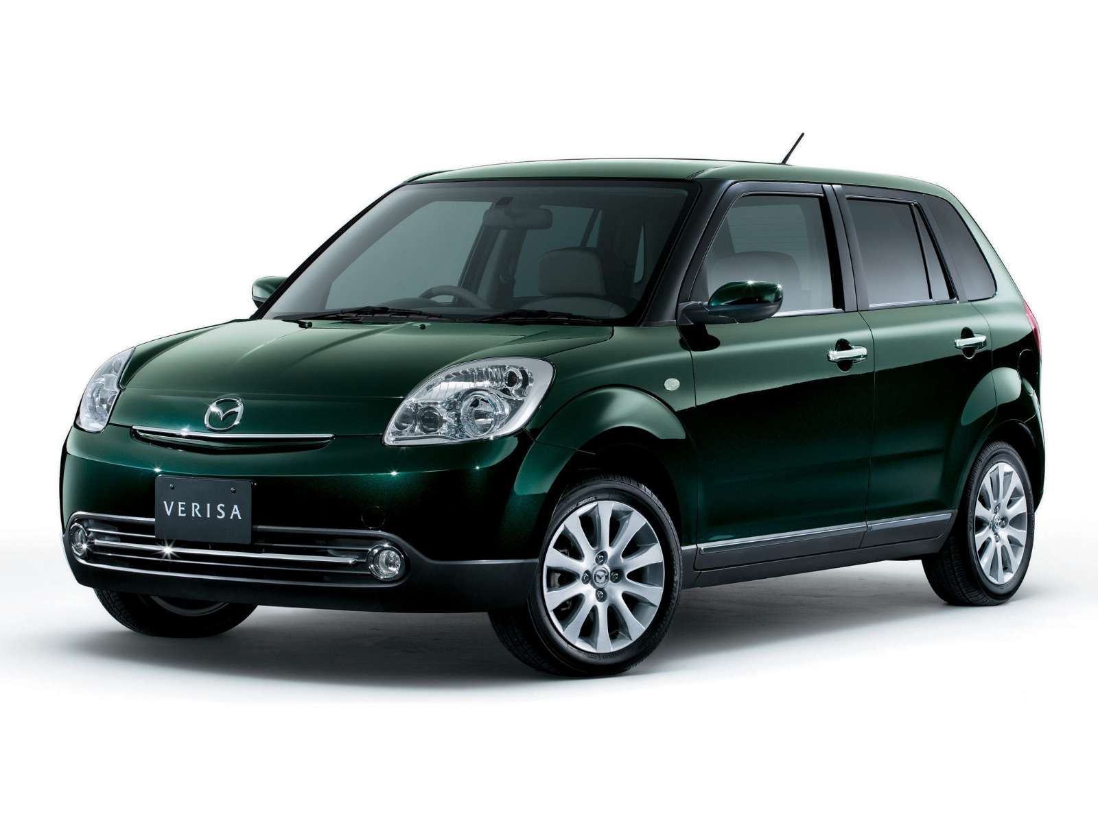 Фото Mazda Verisa