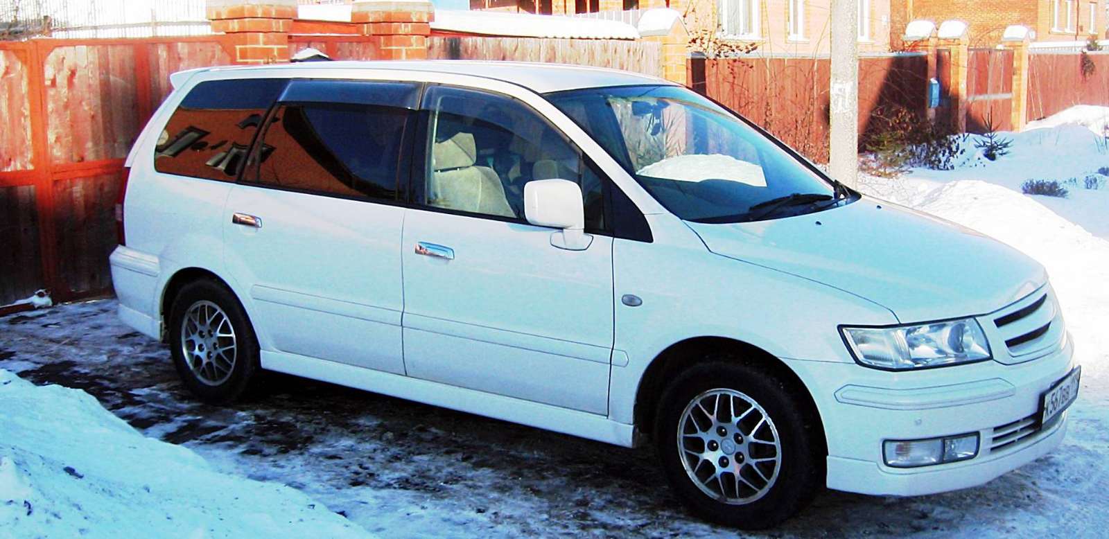 Фото Mitsubishi Chariot