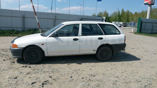 Фото Mitsubishi Libero
