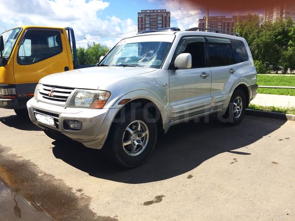 Фото Mitsubishi Montero внедорожник 3 поколение 
