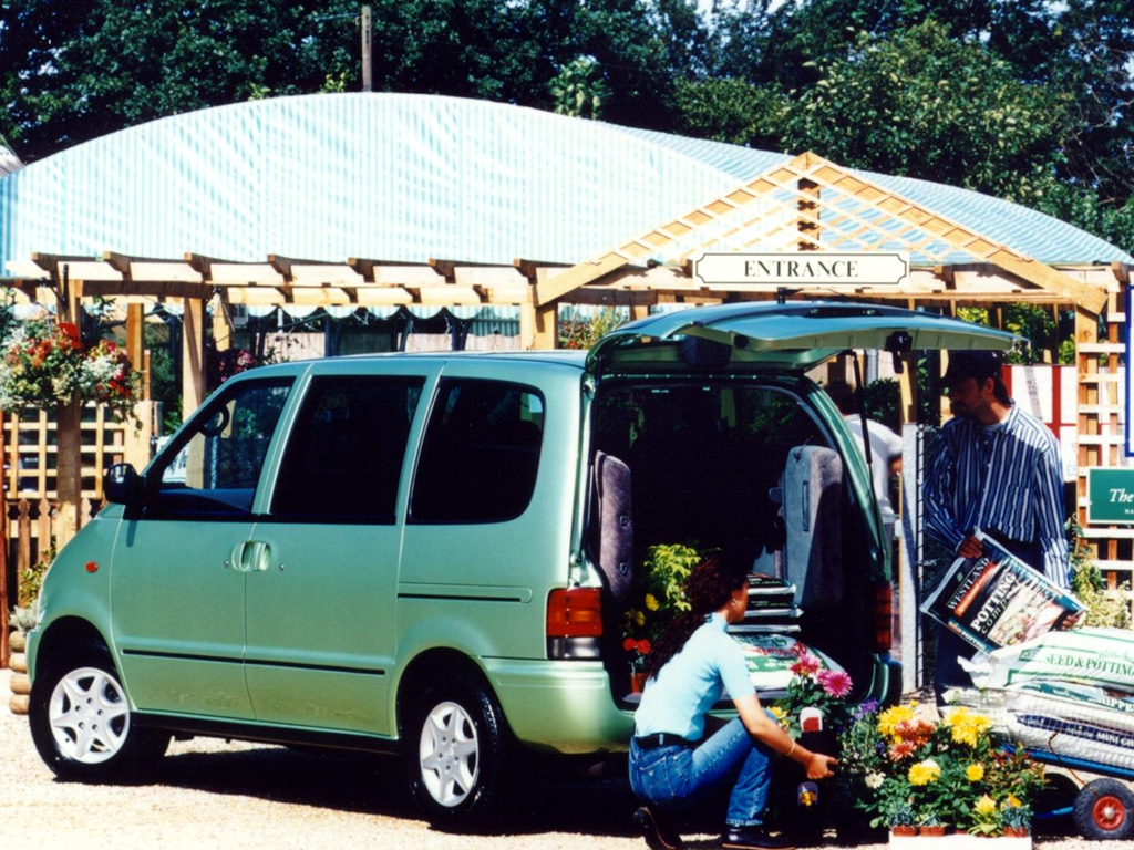 Фото Nissan Serena