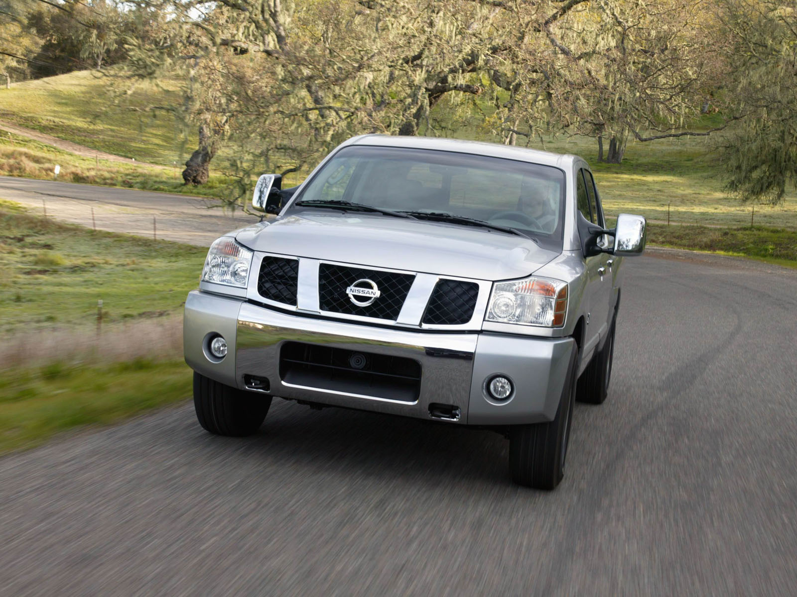 Фото Nissan Titan