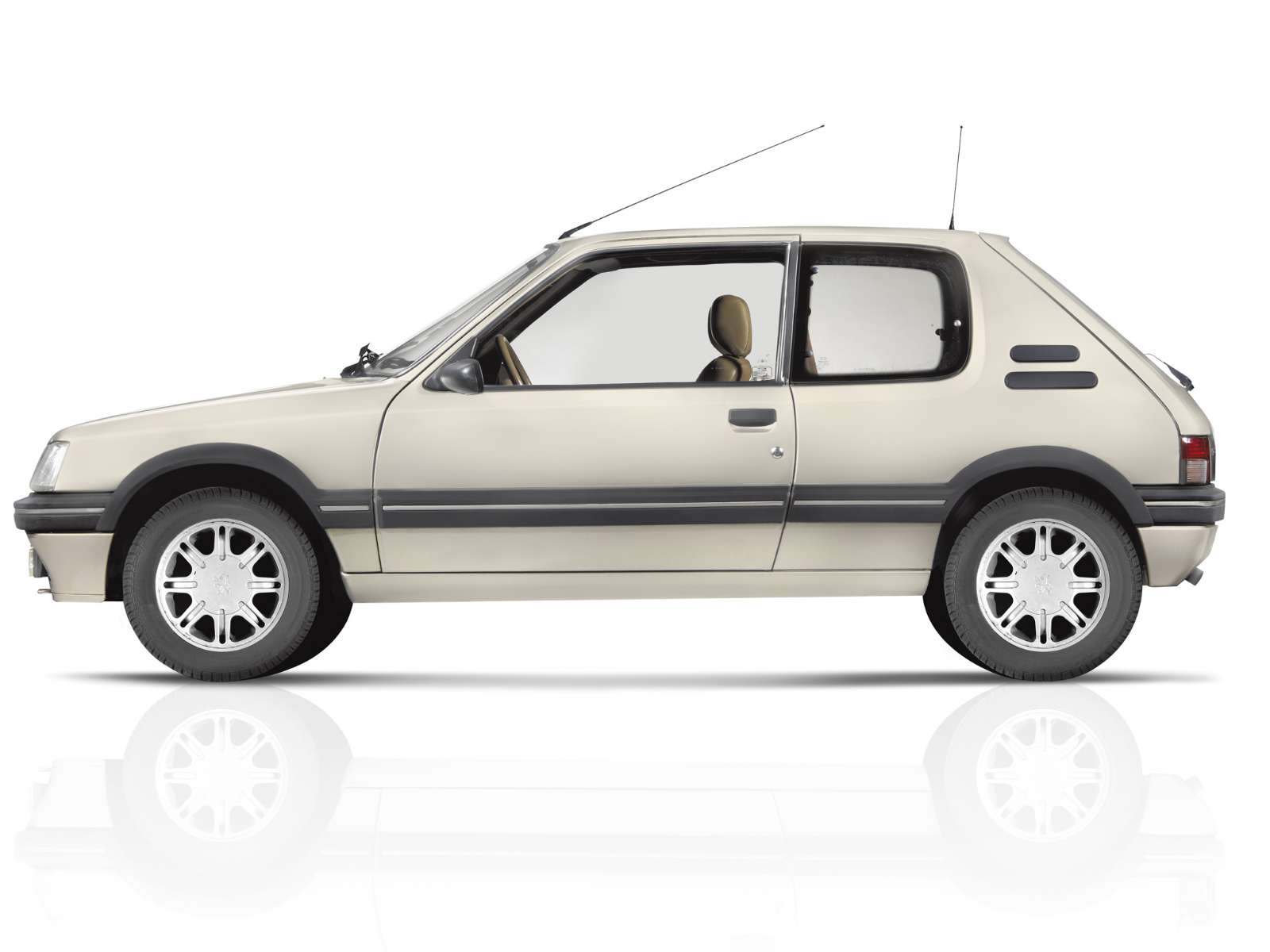 Фото Peugeot 205