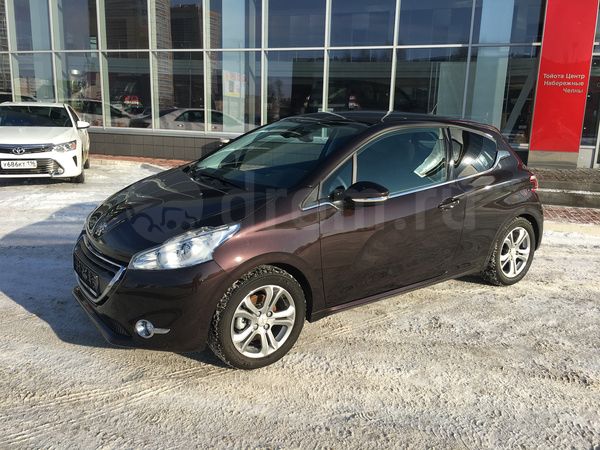 Фото Peugeot 208 хетчбэк 3-дв. 1 поколение 