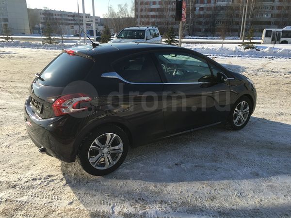 Фото Peugeot 208 хетчбэк 3-дв. 1 поколение 