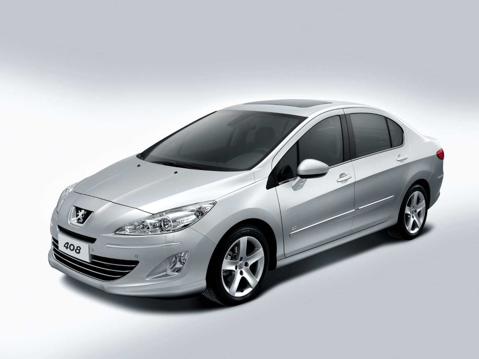 Фото Peugeot 408