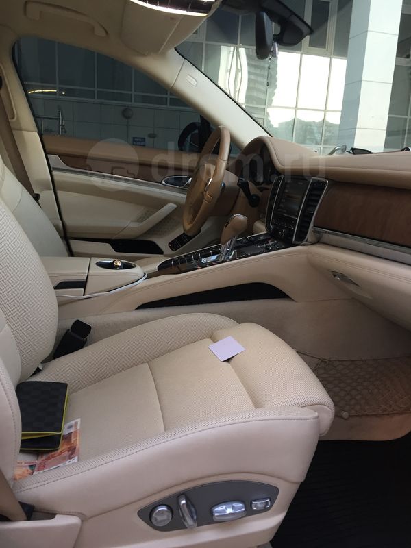 Фото Porsche Panamera фастбэк E2B 