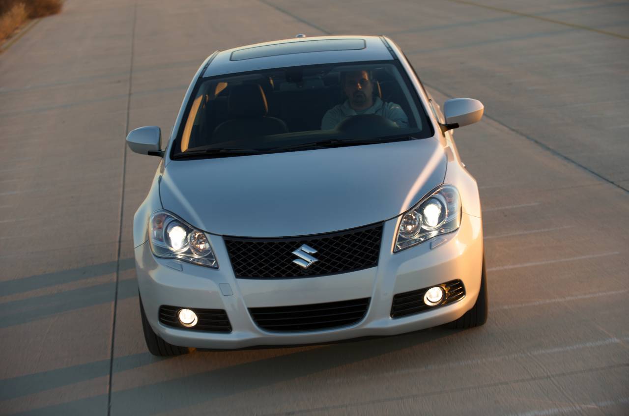 Фото Suzuki Kizashi