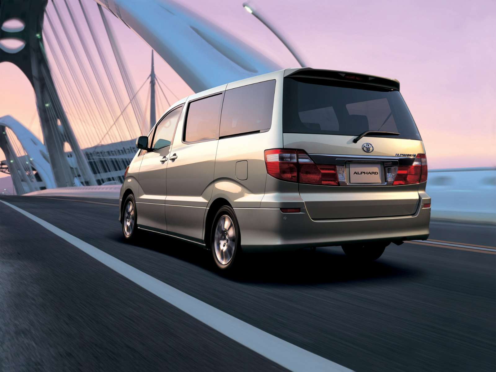 Фото Toyota Alphard