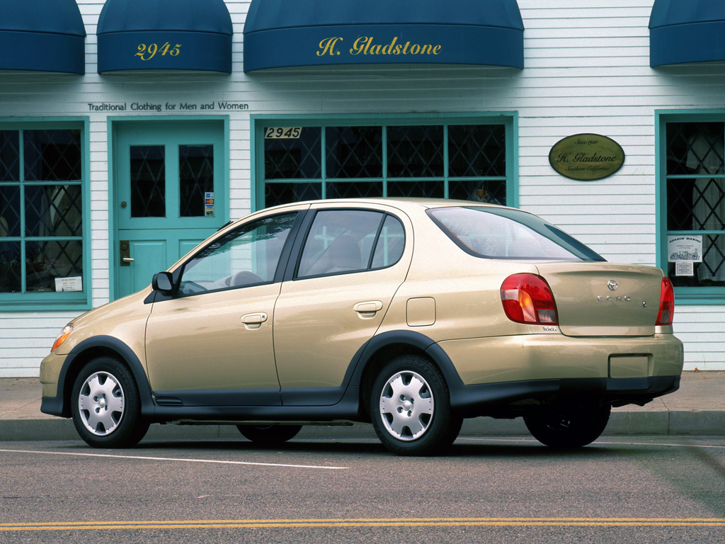 Фото Toyota Echo