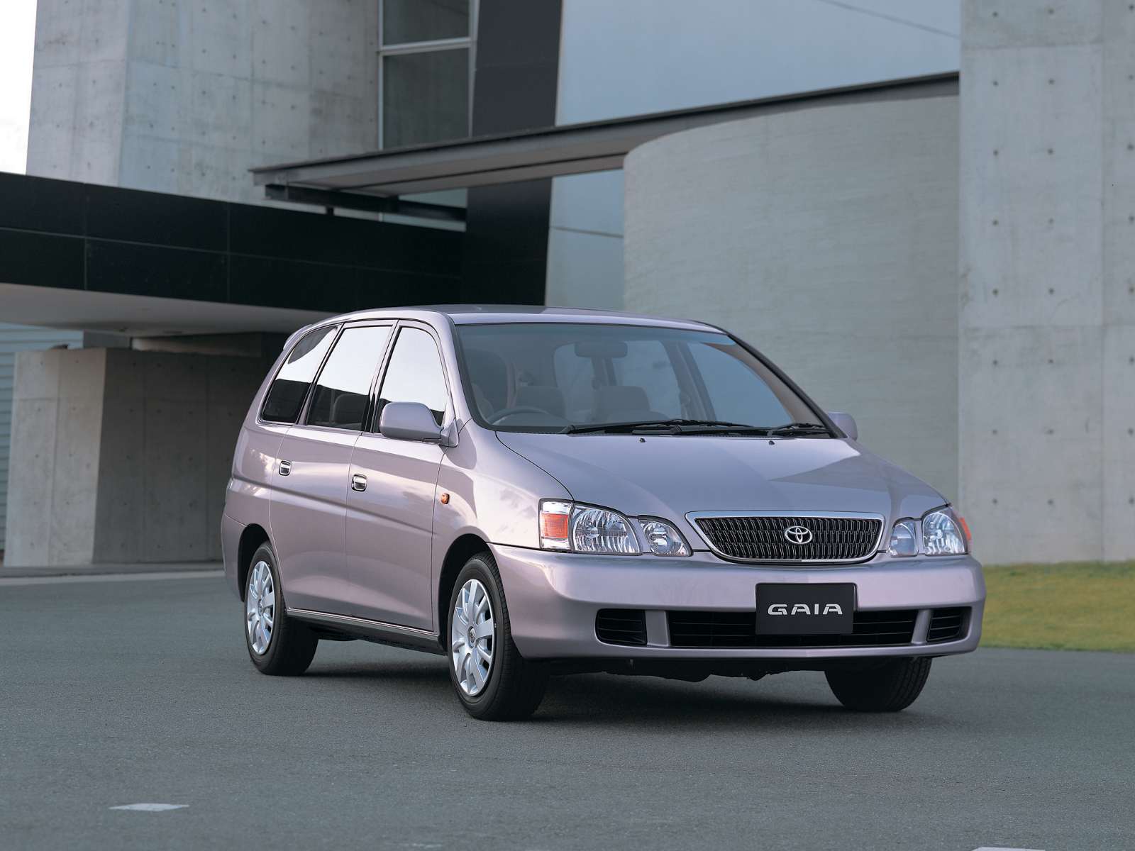 Фото Toyota Gaia