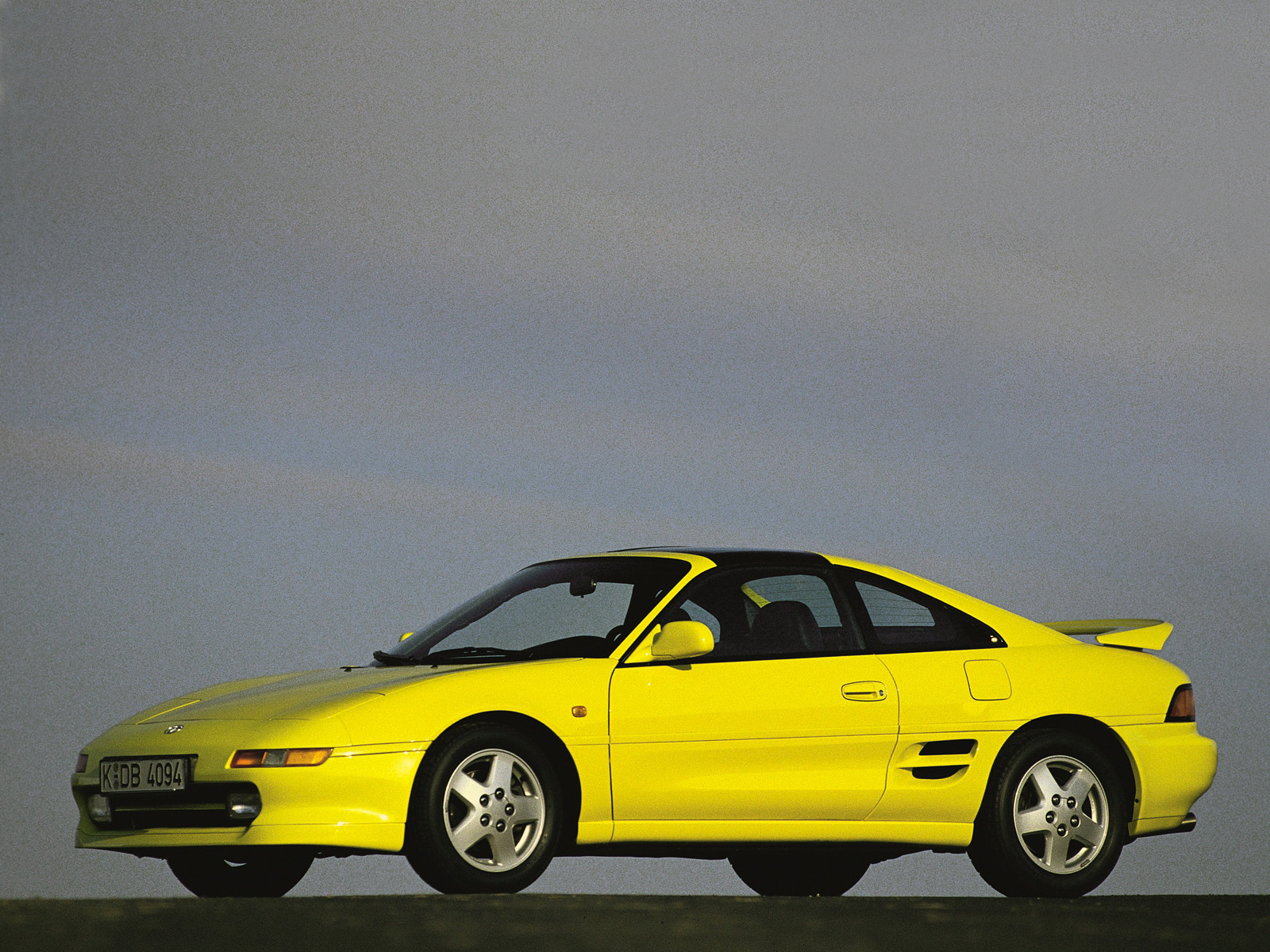 Фото Toyota MR 2