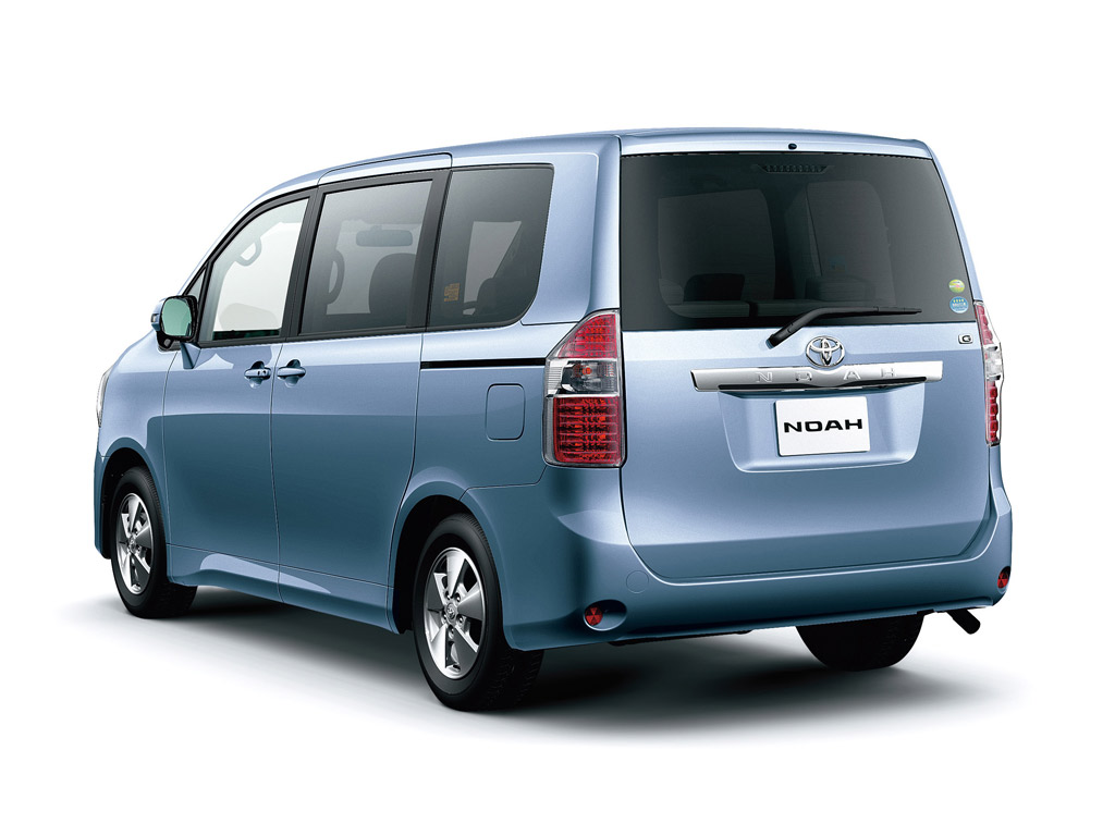 Фото Toyota Noah