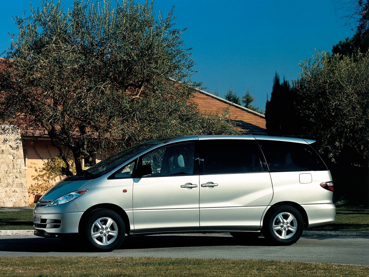 Фото Toyota Previa