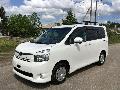 Фото Toyota Voxy минивэн 2 поколение 
