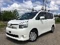 Фото Toyota Voxy минивэн 2 поколение 