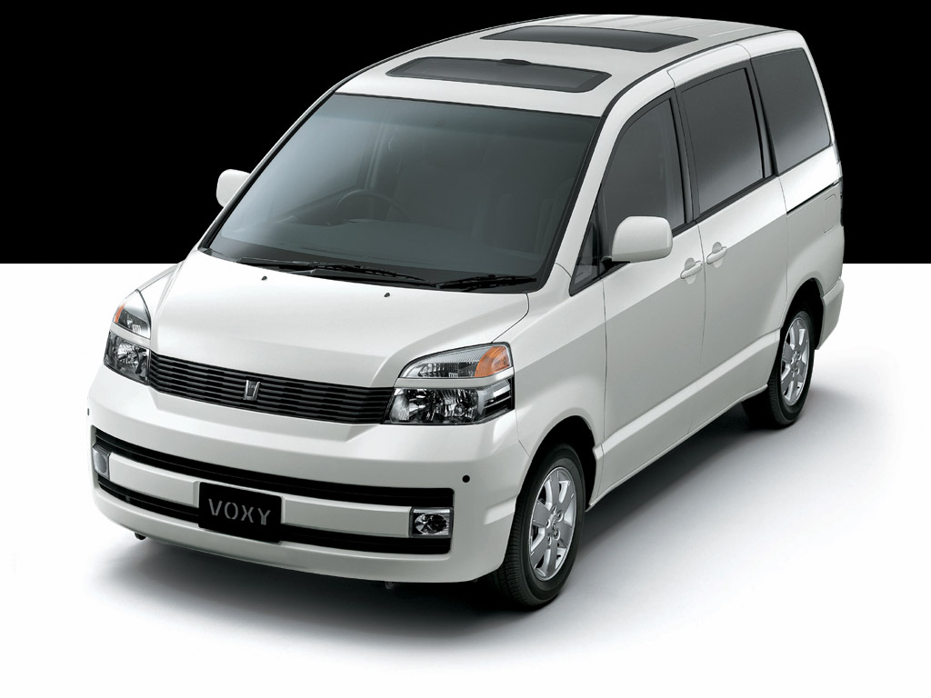 Фото Toyota Voxy