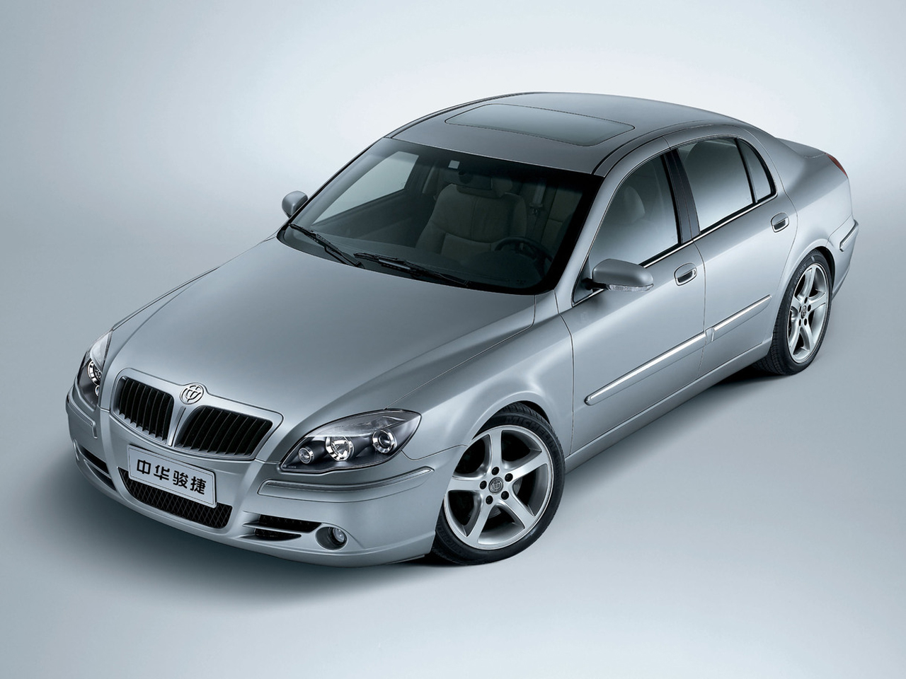 Фото Brilliance M2