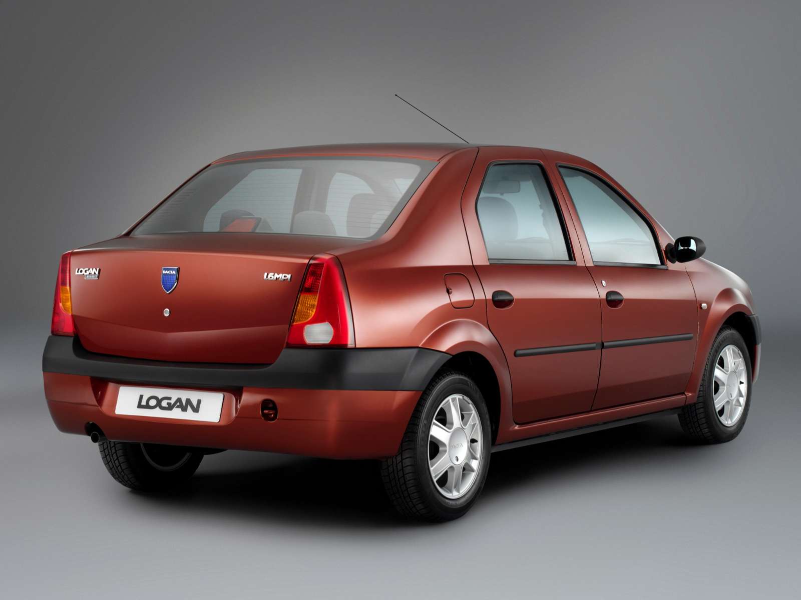 Фото Dacia Logan