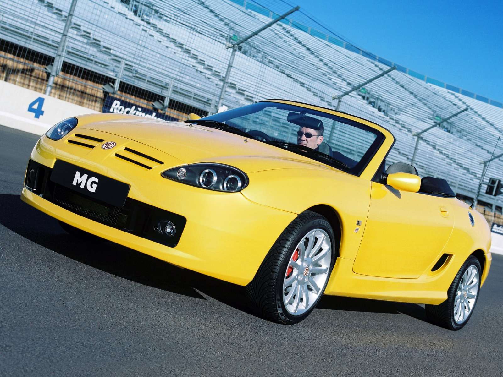 Фото MG TF