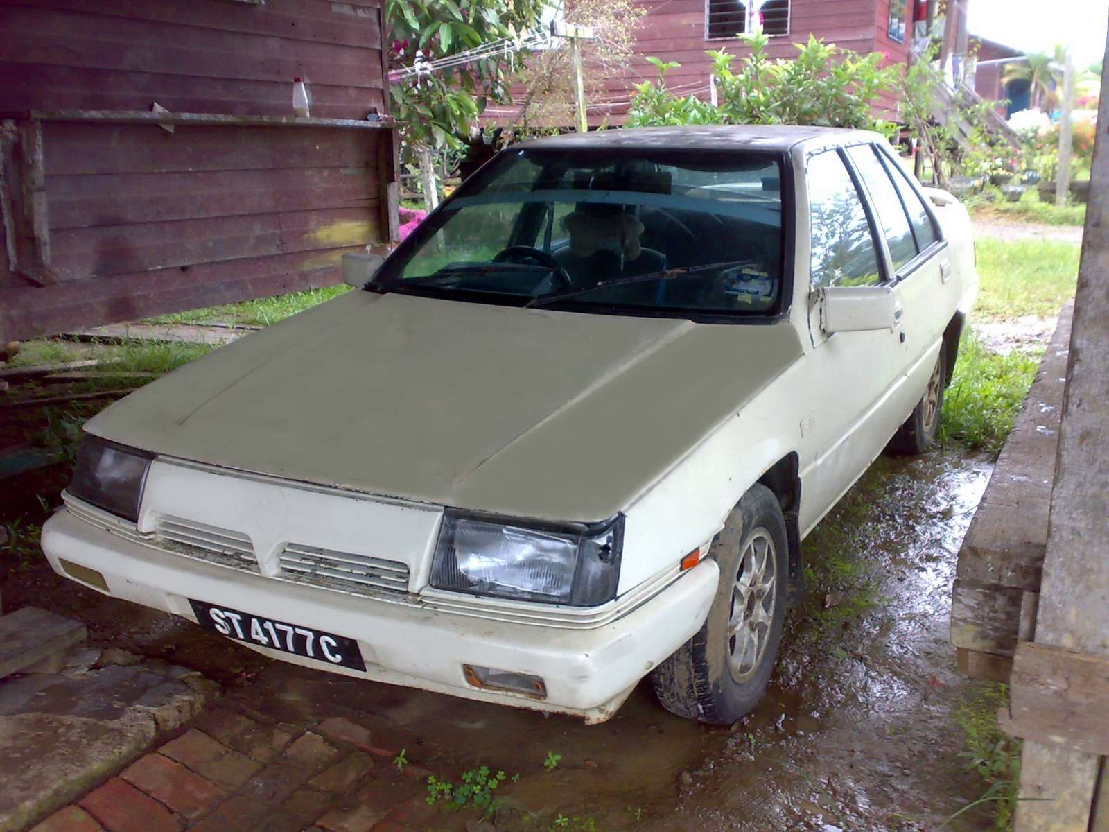 Фото Proton Saga