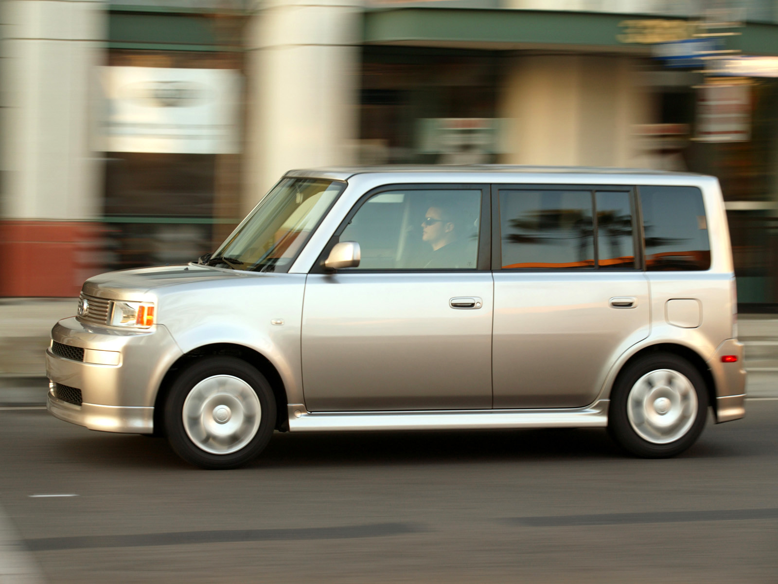 Фото Scion xB