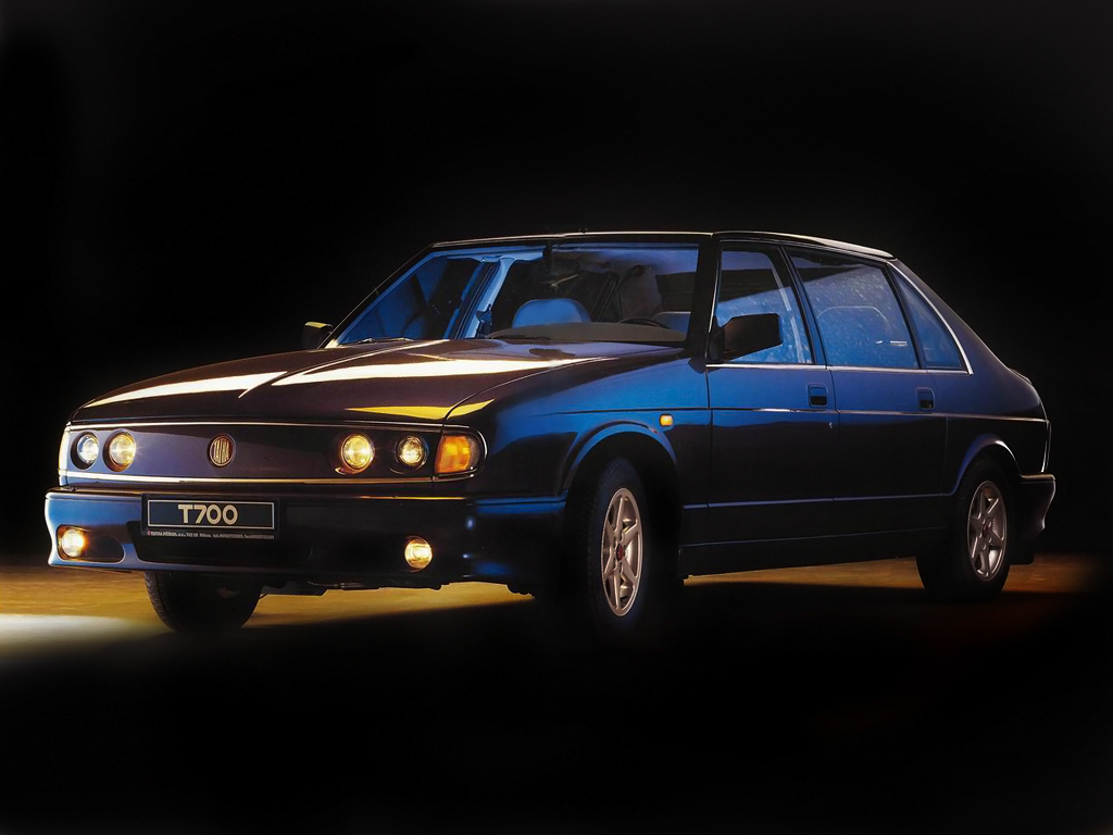 Фото Tatra T700