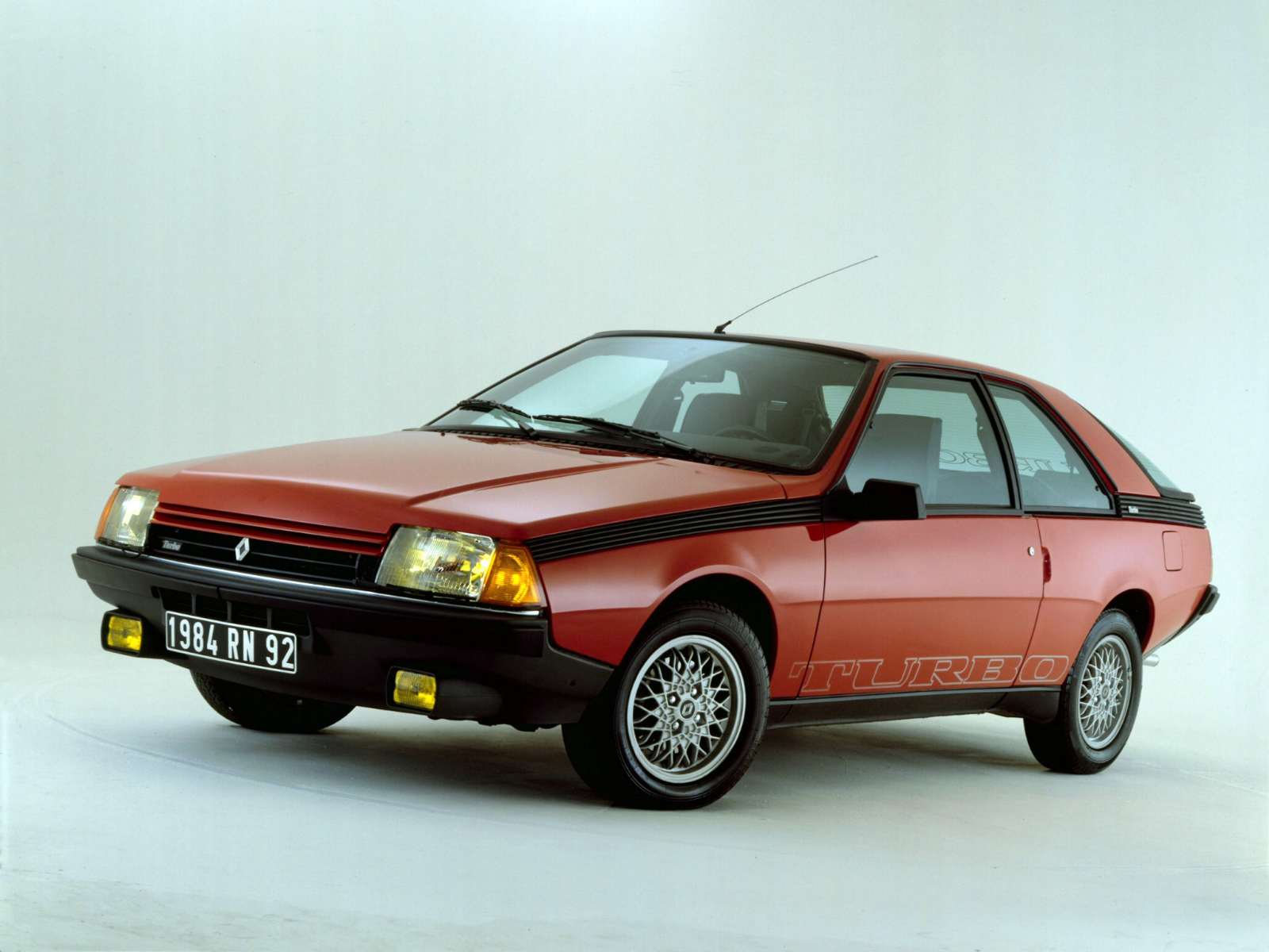 Фото Renault Fuego