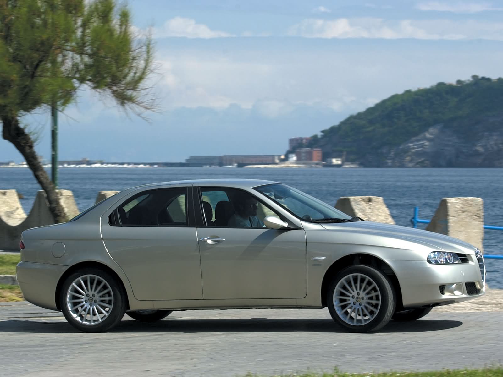 Фото Alfa Romeo 156