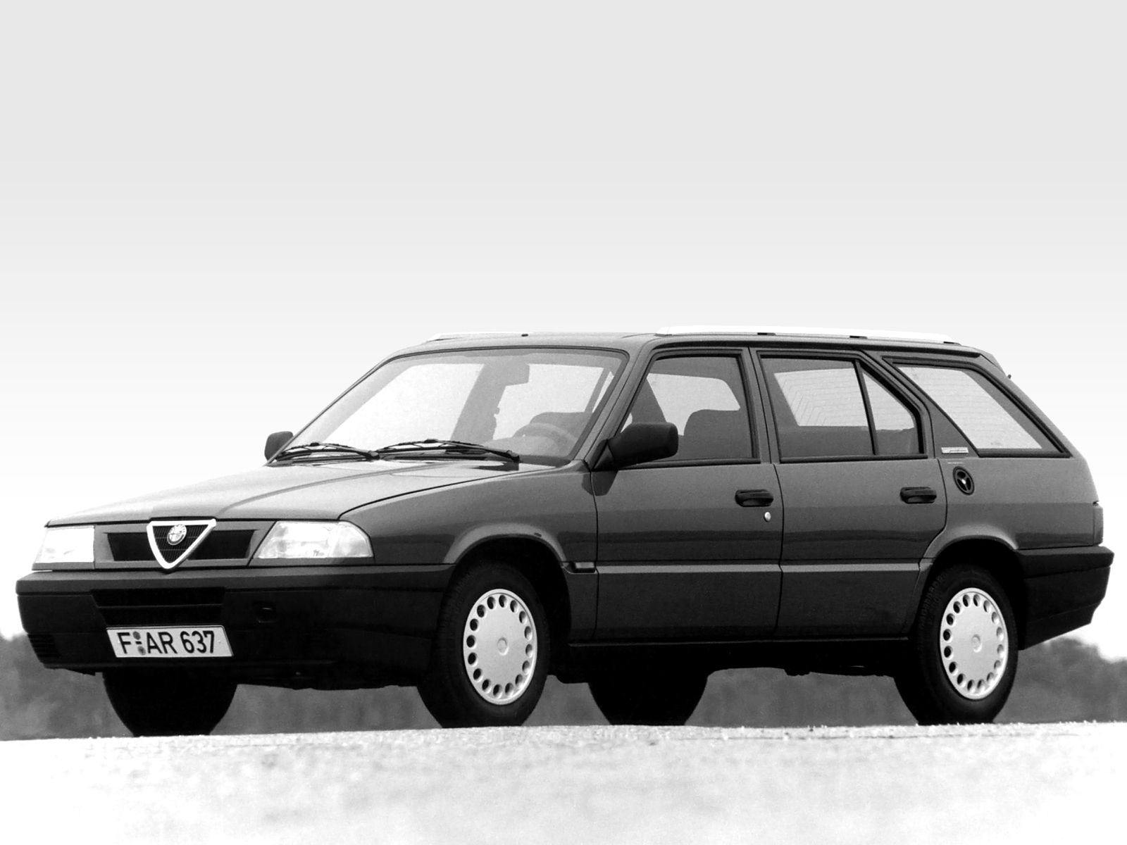 Фото Alfa Romeo 33