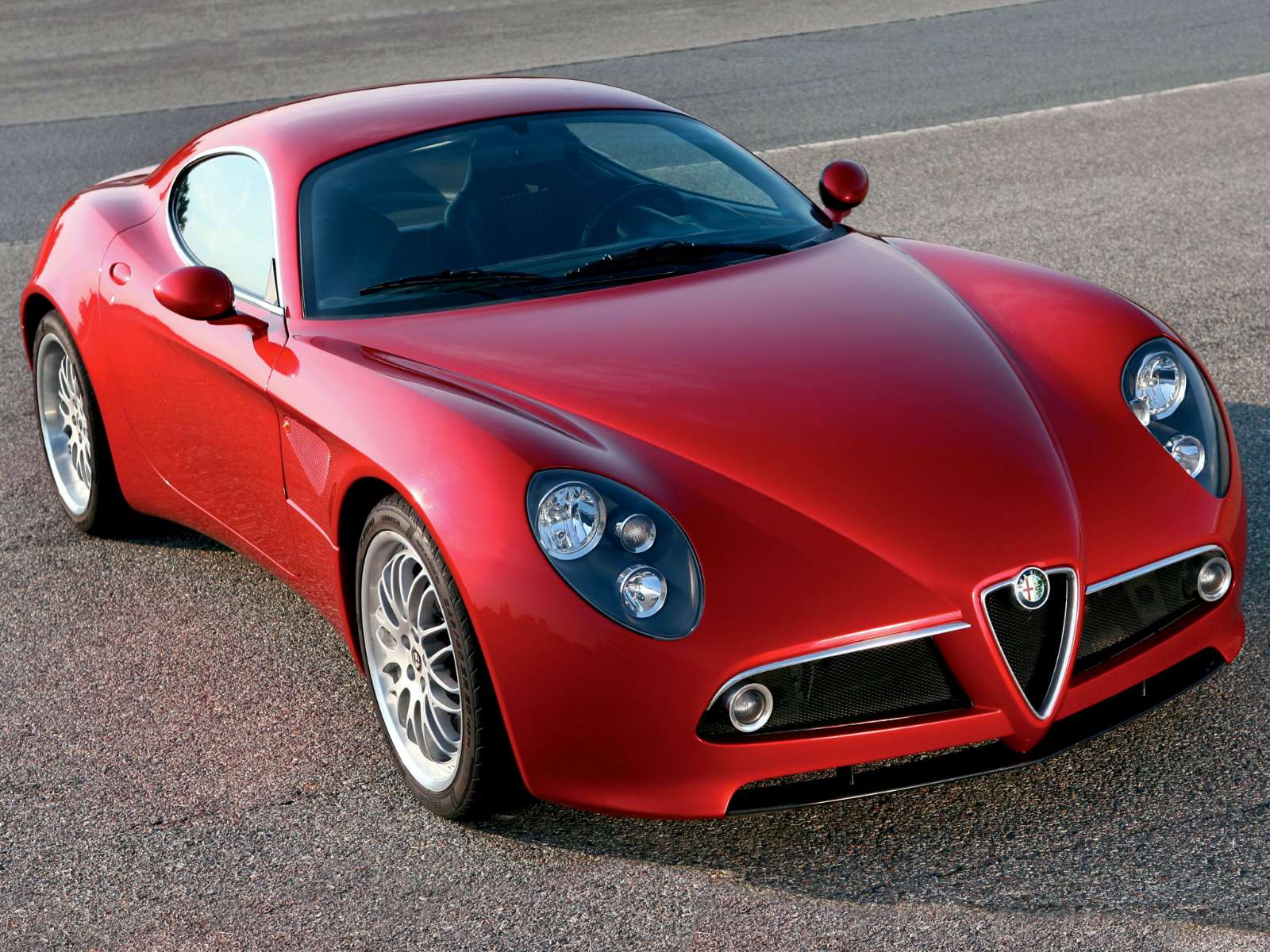 Фото Alfa Romeo 8C Competizione