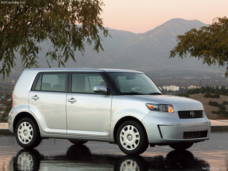 Фото Scion xB