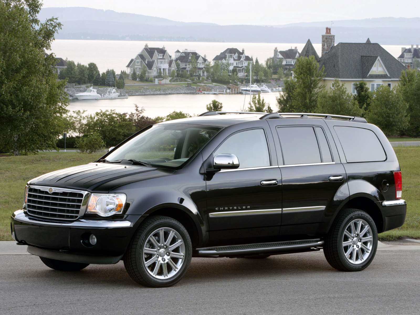 Фото Chrysler Aspen