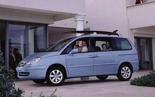 Фото Citroen C8