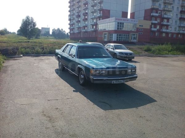 Фото Ford Crown Victoria седан 2 поколение 