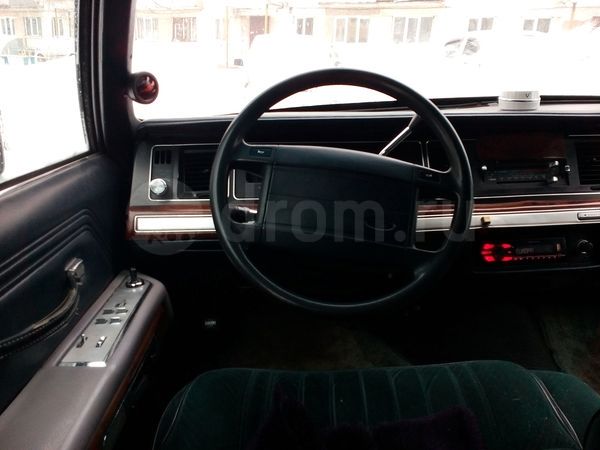 Фото Ford Crown Victoria седан 2 поколение 