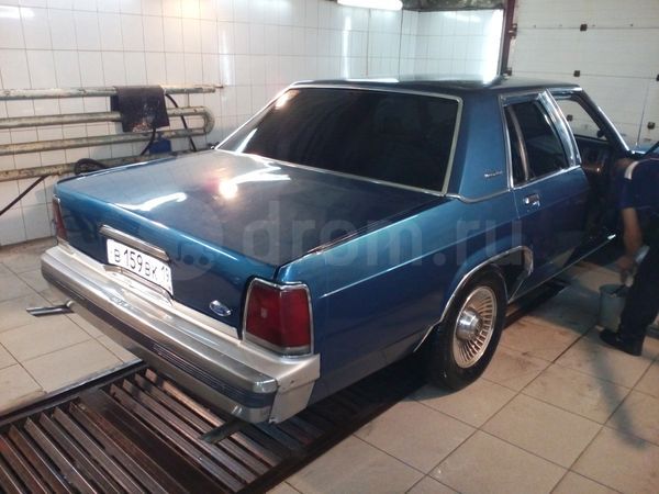 Фото Ford Crown Victoria седан 2 поколение 