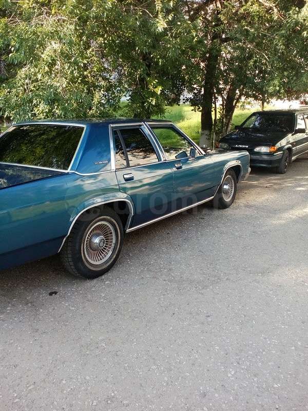 Фото Ford Crown Victoria седан 2 поколение 