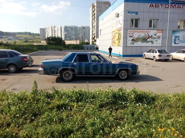 Фото Ford Crown Victoria седан 2 поколение 