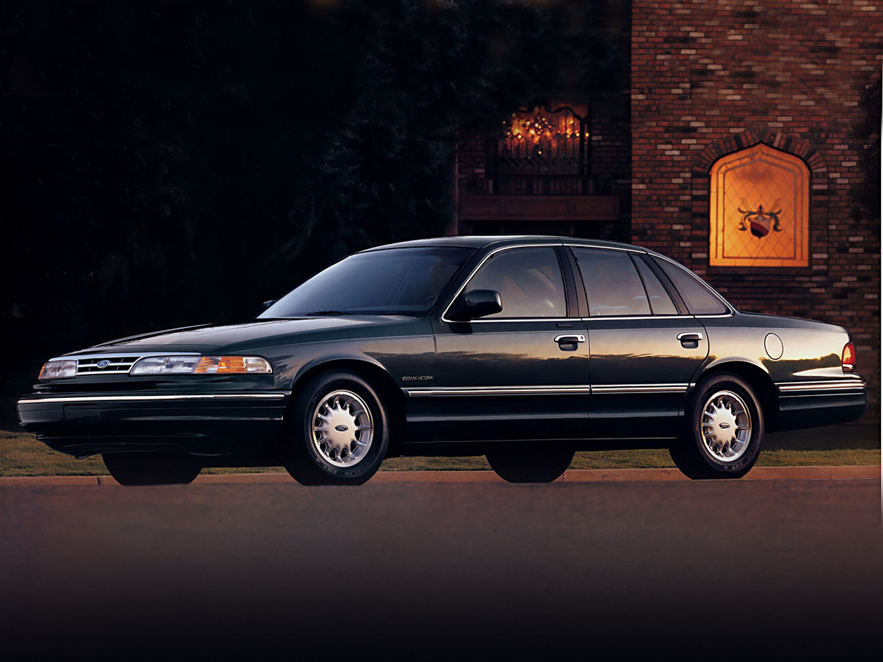 Фото Ford Crown Victoria