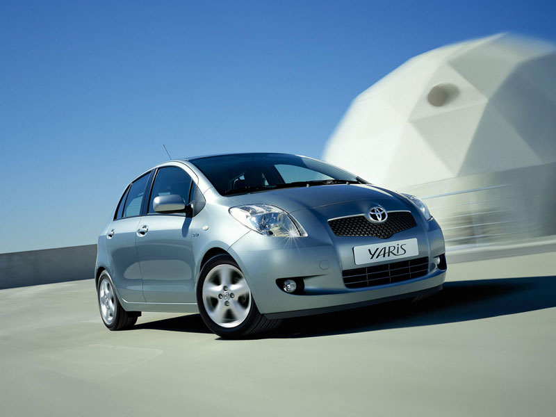 Фото Toyota Yaris 1.3 MT
