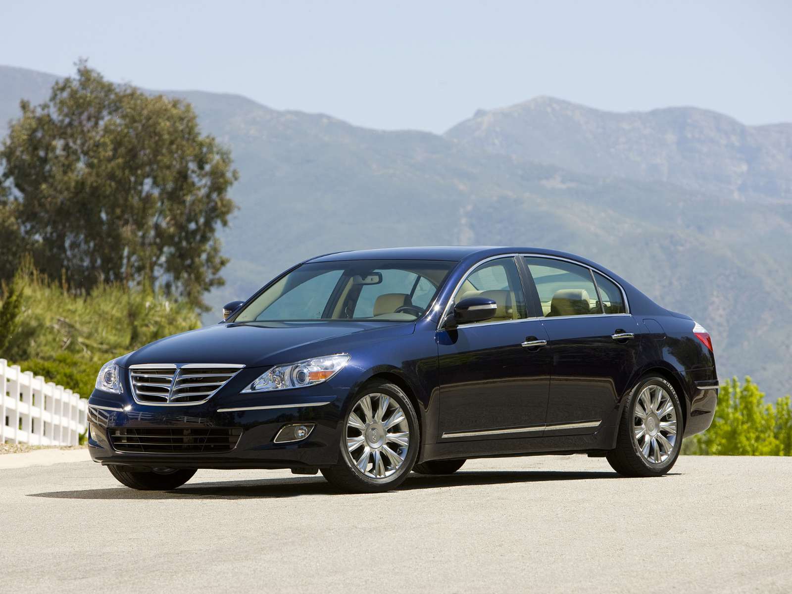 Фото Hyundai Genesis