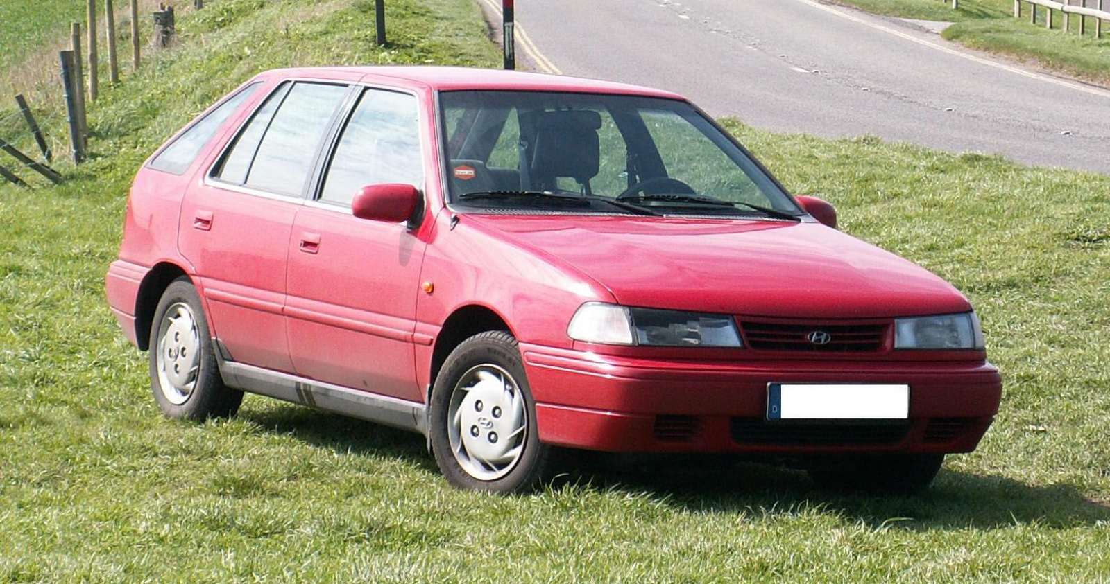 Фото Hyundai Pony